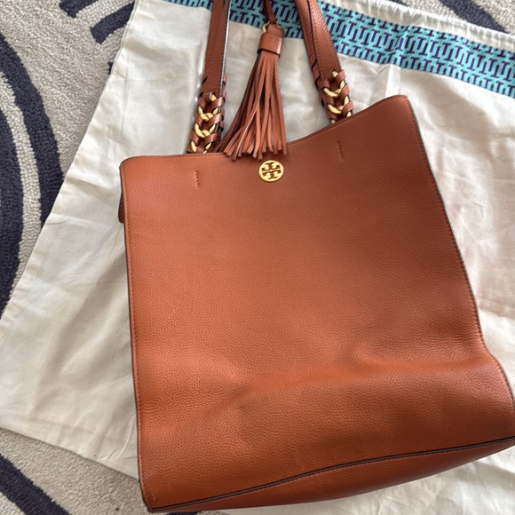 TORY BURCH Leather Wallet & Tote Bag. - Picture 14 of 16